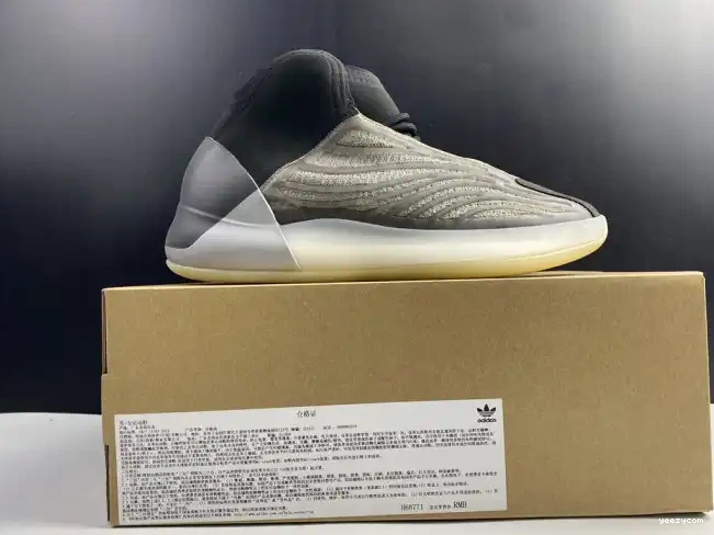 Quantum Barium Yeezy Adidas H68771 0522